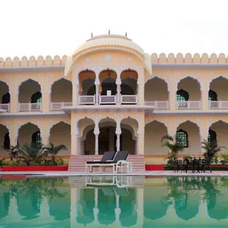 V Resorts Rajmahal Orchha Exterior foto