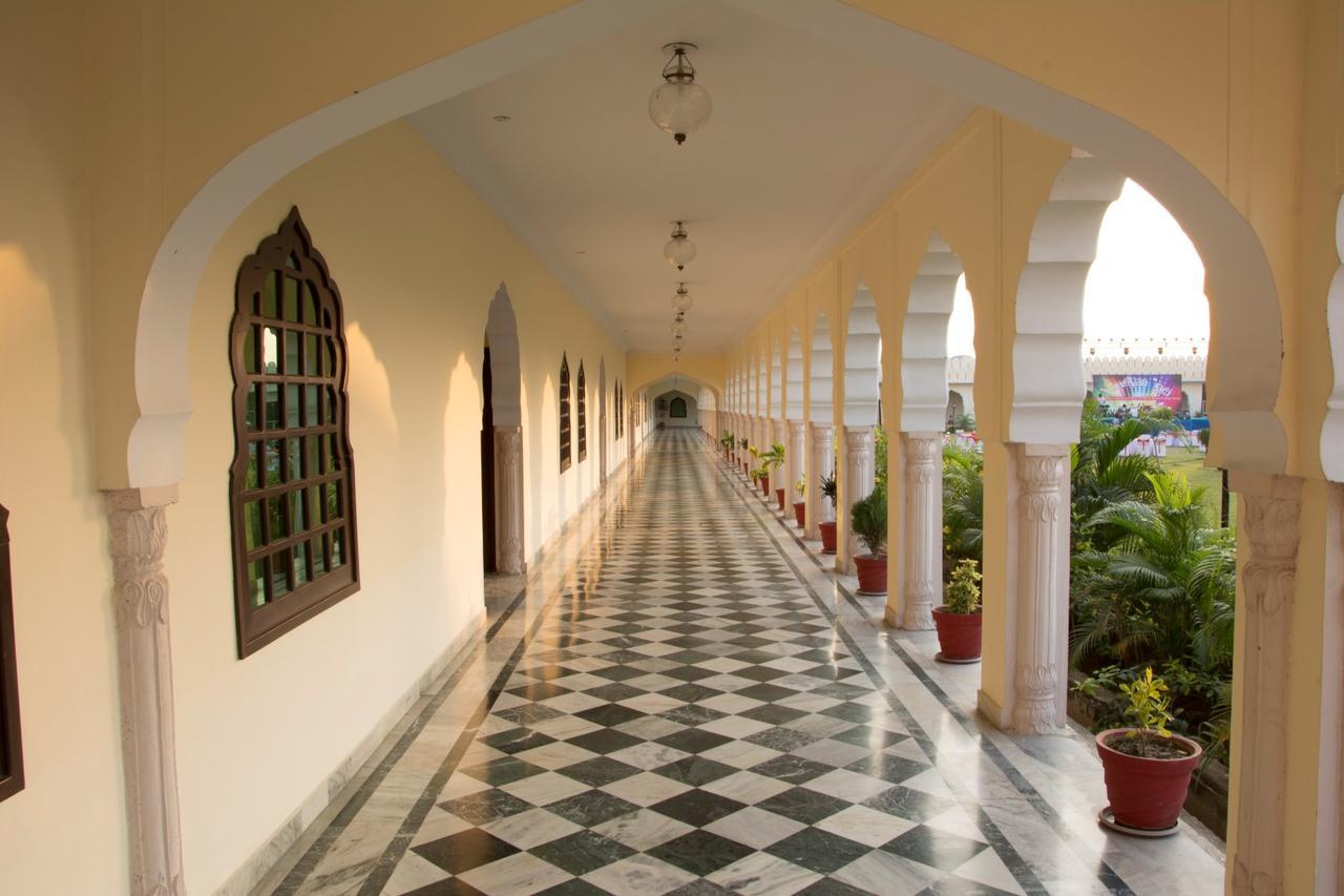 V Resorts Rajmahal Orchha Exterior foto